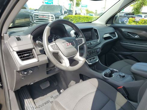 Used 2023 GMC Terrain SLE image 9