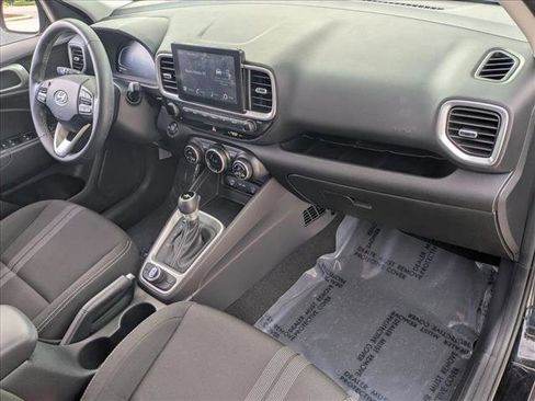 Used 2024 Hyundai Venue SEL image 20