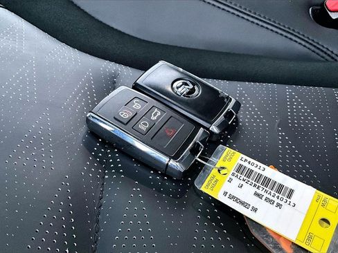 Used 2022 Land Rover Range Rover Sport SVR image 33