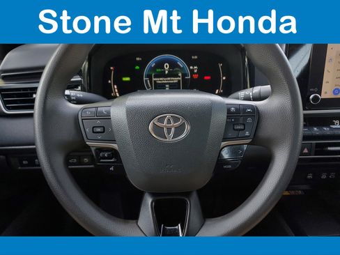 Used 2025 Toyota Camry LE FWD image 20