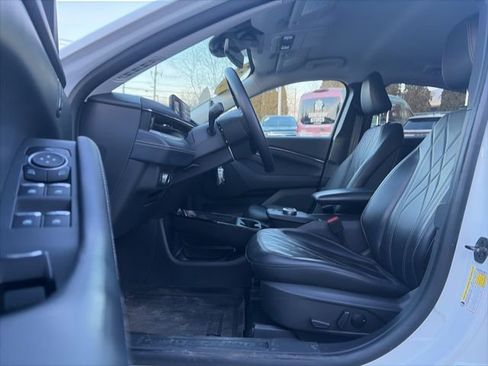 Used 2022 Ford Mustang Mach-E Select image 18