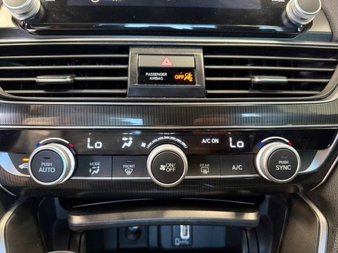 Used 2018 Honda Accord Sport image 11