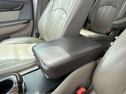 Used 2013 GMC Acadia Denali image 23