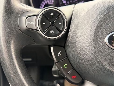 Used 2017 Kia Soul image 19