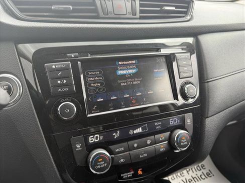 Used 2018 Nissan Rogue SV FWD image 13