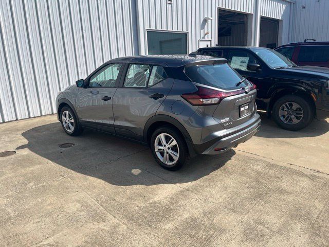 Certified 2025 Nissan Kicks Play S FWD image 3