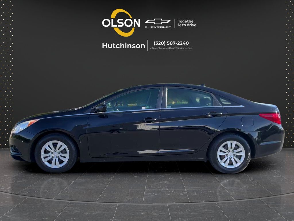 Used 2011 Hyundai Sonata GLS FWD image 2
