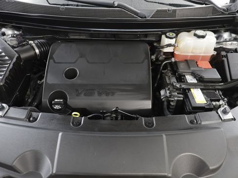 Used 2023 Chevrolet Traverse LT FWD image 23