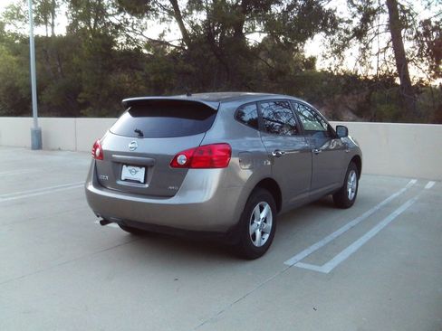 Used 2015 Nissan Rogue S FWD image 7