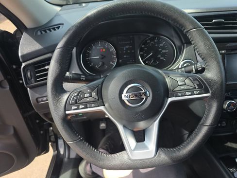 Used 2019 Nissan Rogue SV AWD/4WD image 16