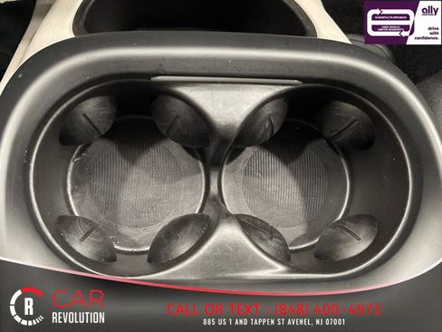 Used 2022 Chrysler Pacifica Touring-L image 23