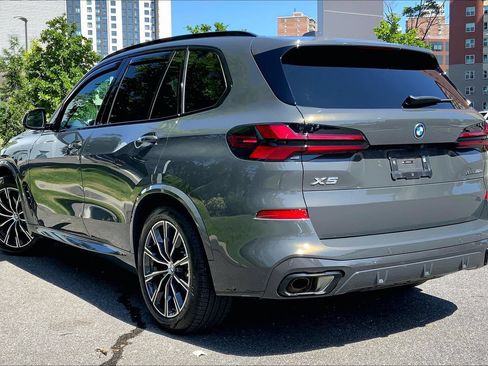 Used 2026 BMW X5 xDrive50e w/ M Sport Package AWD/4WD image 11