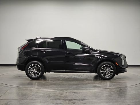 Used 2025 Cadillac XT4 Sport image 9