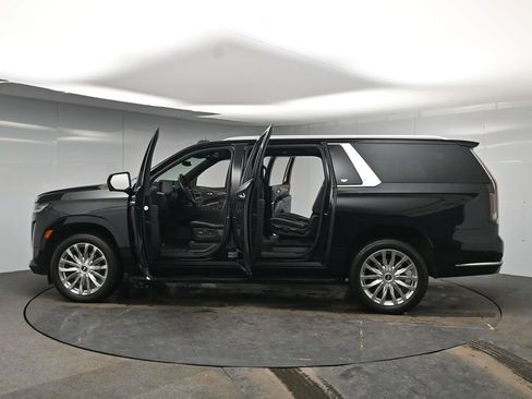 Used 2023 Cadillac Escalade ESV Premium Luxury image 51