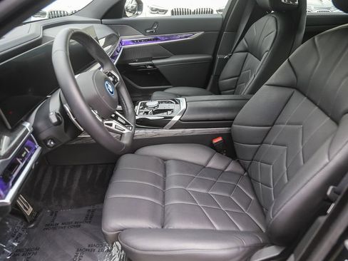 Used 2026 BMW i7 xDrive60 w/ Premium Package AWD/4WD image 14