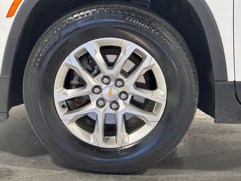 Used 2023 Chevrolet Traverse LS FWD image 18
