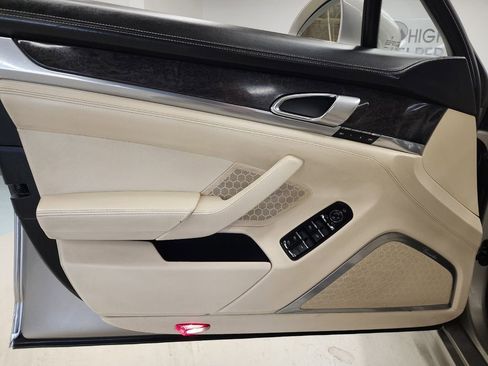Used 2012 Porsche Panamera Turbo S image 11