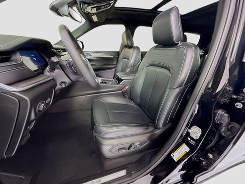 Used 2025 Jeep Grand Cherokee L Overland image 20