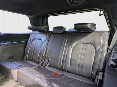 Used 2021 Ford Expedition Limited image 20