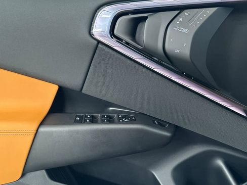 New 2025 BMW X3 xDrive30i w/ Premium Package image 12