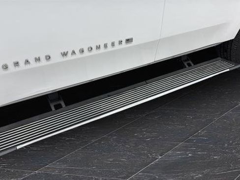 Used 2022 Jeep Grand Wagoneer Series I AWD/4WD image 42