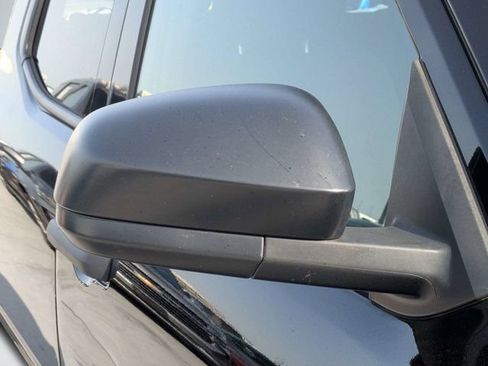 Used 2025 Toyota Tacoma SR AWD/4WD image 11