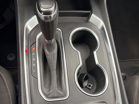 Used 2020 Chevrolet Traverse LT image 40