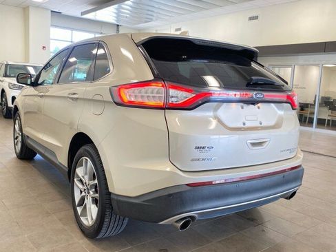 Used 2018 Ford Edge Titanium w/ Equipment Group 301A FWD image 5