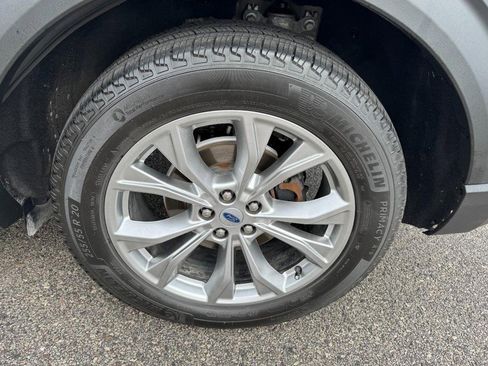 Used 2021 Ford Explorer Limited w/ Equipment Group 301A image 27