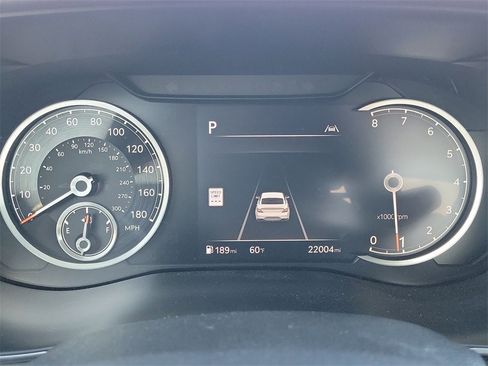 Used 2025 Genesis G70 2.5T image 19