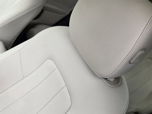 Certified 2022 Mercedes-Benz GLB 250 image 22