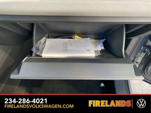 New 2025 Volkswagen Tiguan SE image 49