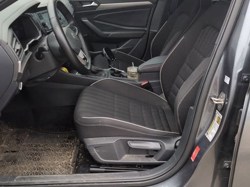 Used 2023 Volkswagen Jetta Sport image 2