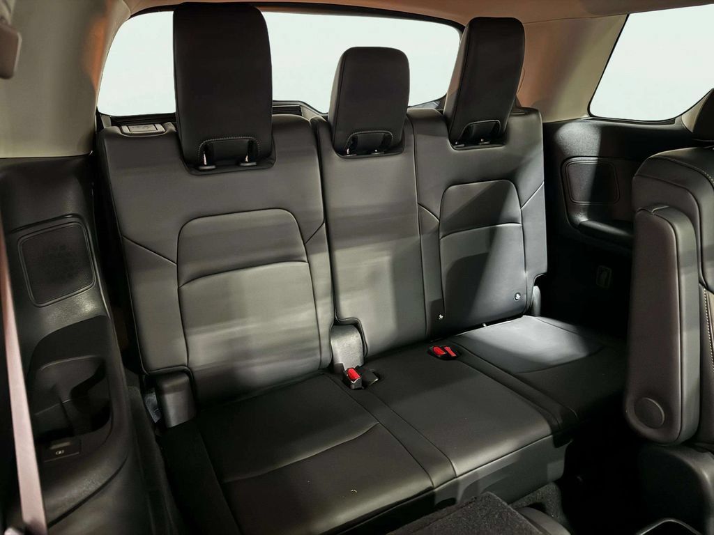 Used 2025 Nissan Pathfinder Platinum AWD/4WD image 26