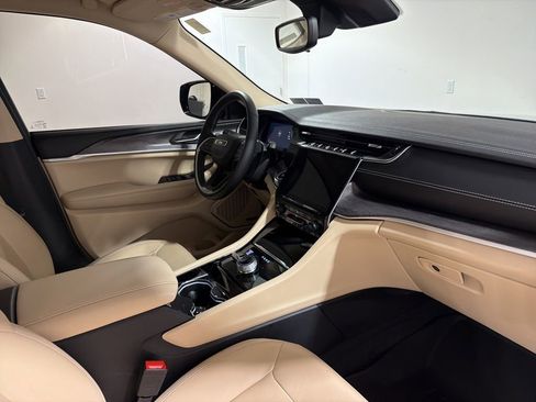 Used 2022 Jeep Grand Cherokee L Limited image 24