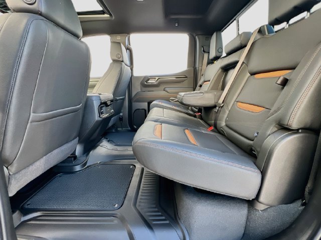 New 2026 GMC Sierra 1500 AT4 w/ AT4 Premium Package AWD/4WD image 17
