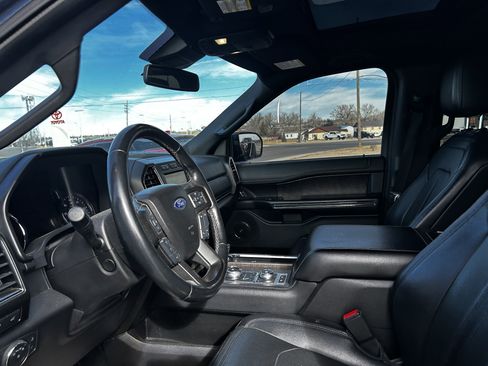 Used 2018 Ford Expedition Limited w/ Equipment Group 301A image 9