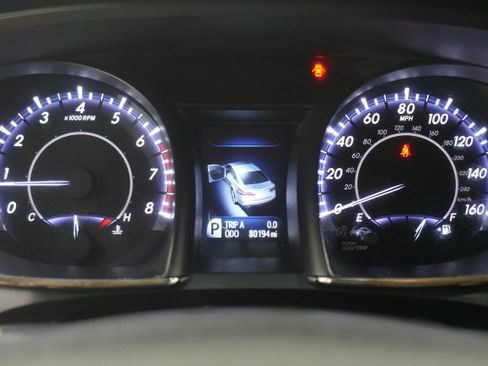 Used 2015 Toyota Avalon Limited w/ Technology Package FWD image 18
