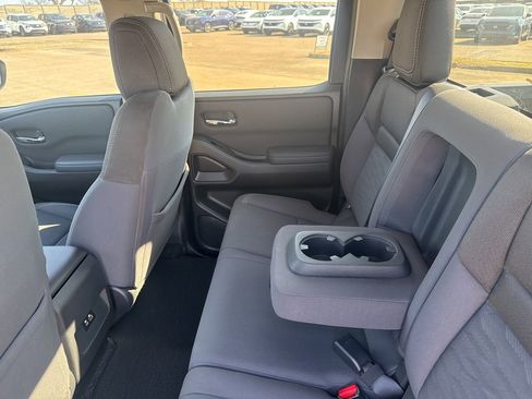 Certified 2022 Nissan Frontier SV w/ Technology Package image 26