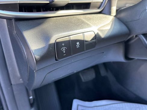 Used 2024 Hyundai Elantra SEL FWD image 16