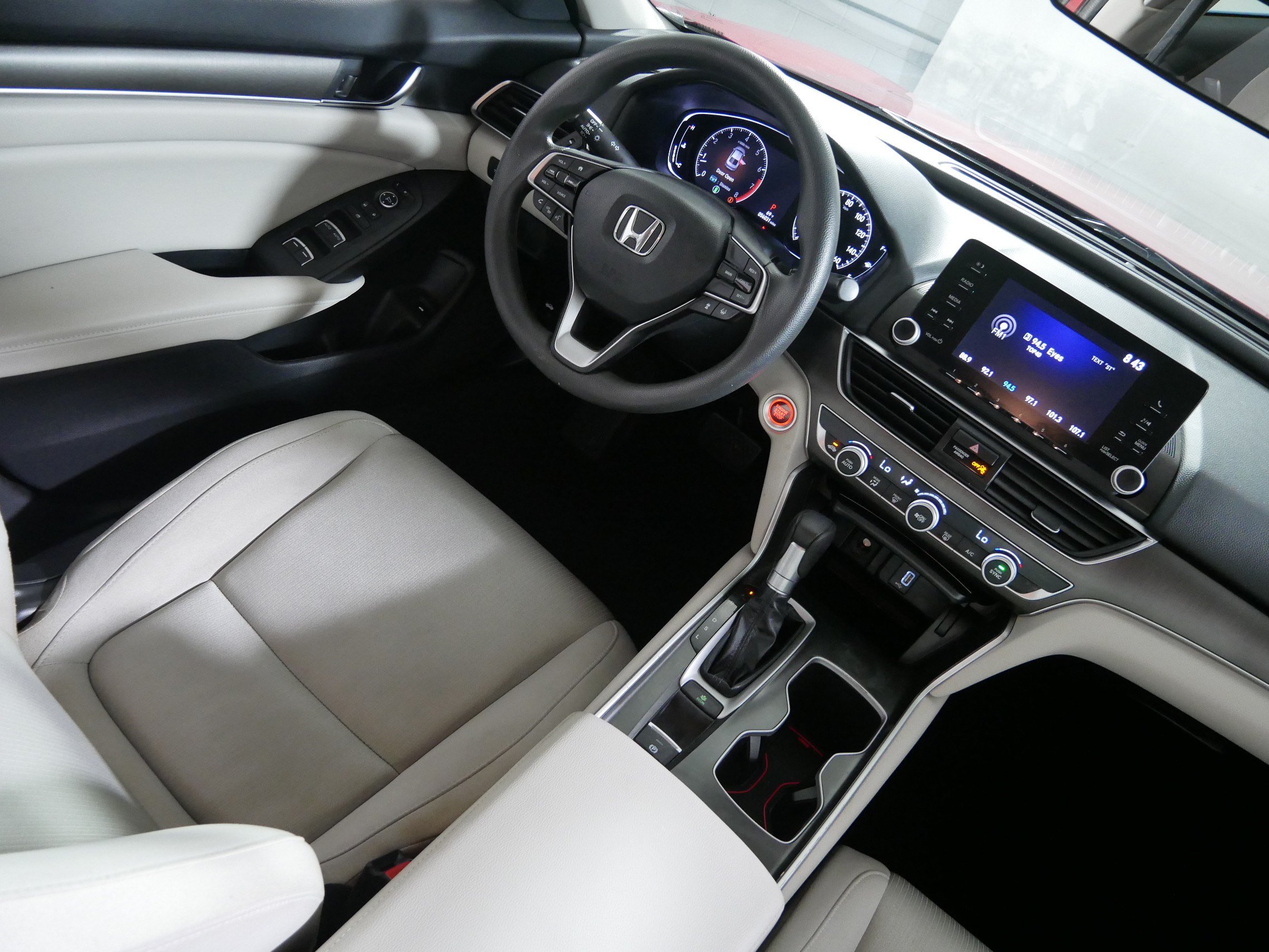 Used 2018 Honda Accord LX image 9