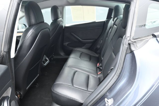 Used 2023 Tesla Model 3 Standard Range RWD image 9