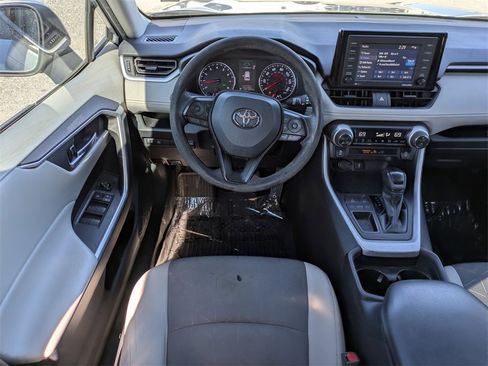 Used 2021 Toyota RAV4 XLE w/ Convenience Package image 18