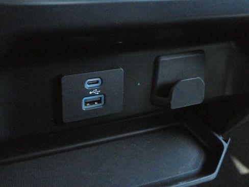 Used 2022 Ford F150 XLT image 16