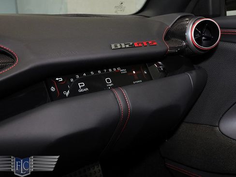 Used 2021 Ferrari 812 GTS RWD image 32