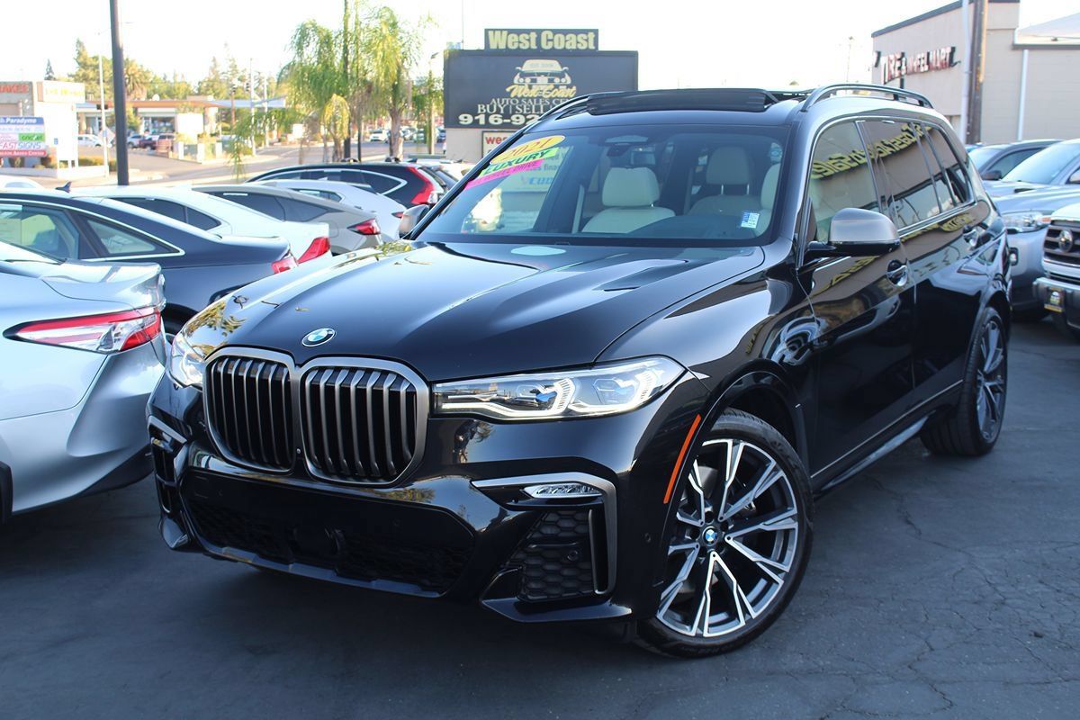 Used 2021 BMW X7 M50i w/ Dynamic Handling Package AWD/4WD image 56