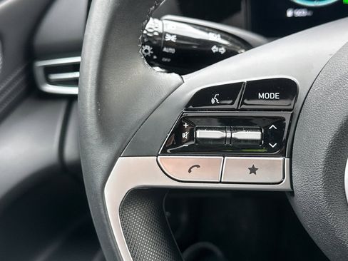 Used 2025 Hyundai Elantra Limited image 34