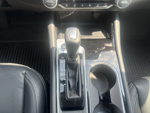 Used 2024 Nissan Altima 2.5 SL FWD image 14