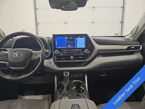 Used 2021 Toyota Highlander Limited AWD/4WD image 14