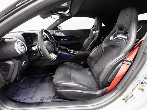 Used 2024 Mercedes-Benz SL 63 AMG 4MATIC image 9